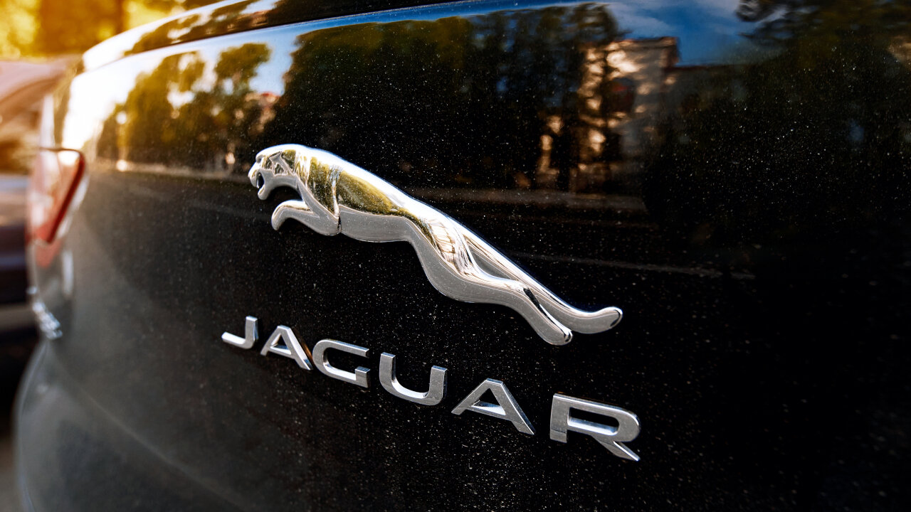 Wen Lambo? Jaguar, Land Rover Customizer Revs Up Bitcoin Strategy