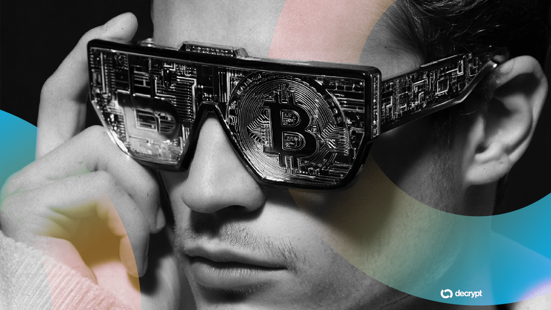 Why Is Bitcoin Holding Steady as XRP, Solana, Dogecoin Waver?